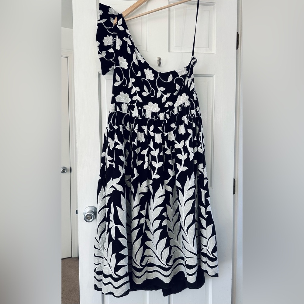 Anthropologie + Plus Embroidered One Shoulder Midi Dress Black White Size 20W - Picture 7 of 14